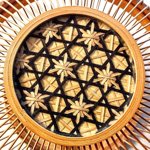 VTG Ribbed Bamboo Basket w/Lid ~ 7.25" Diam. Intricate 2-Tone Woven Inset ~ EVC! - Picture 4 of 12